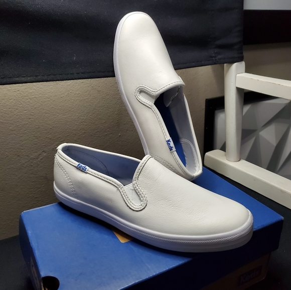 KEDS Women's Champion Slip On Leather Sneaker Size 5, White - Picture 10 of 11